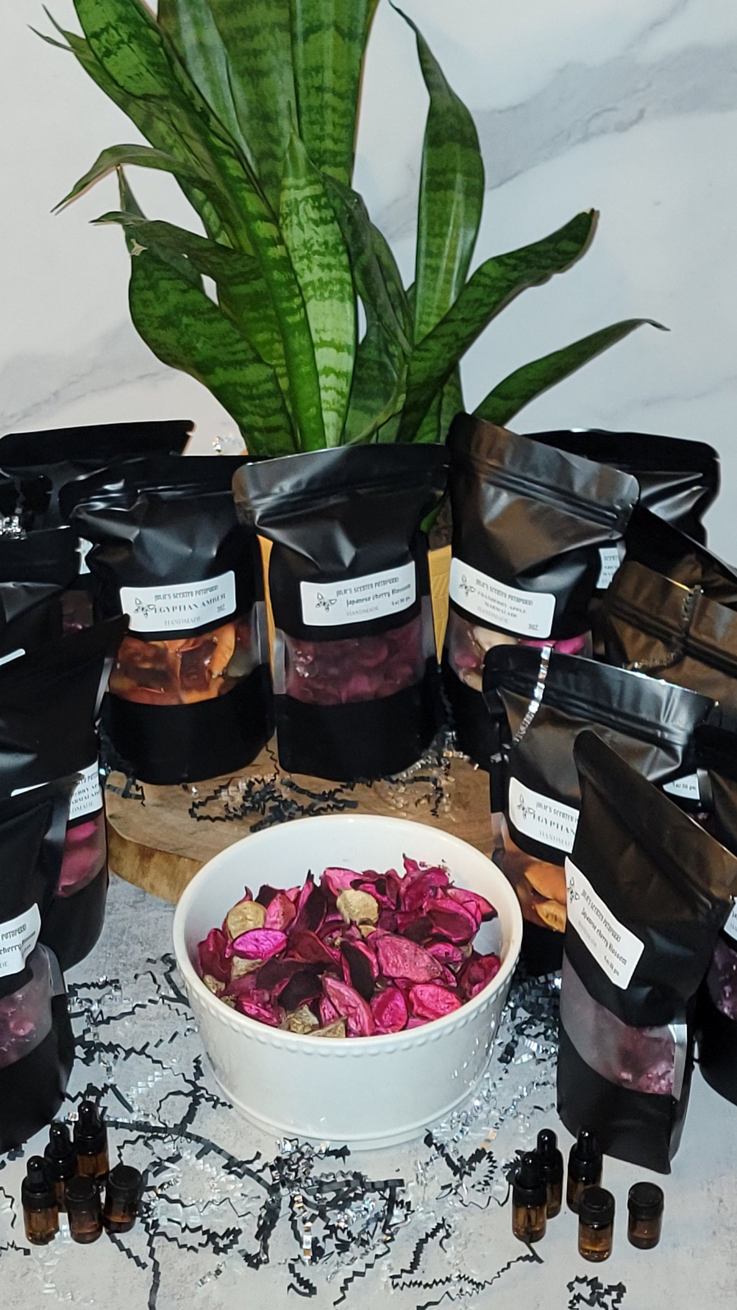 Potpourri made with Fragrant/Essential Oils Handmade/// 2 Different sizes  6.oz  7.oz   Buy 2 Bags of  Potpourri and get one 4oz free!!