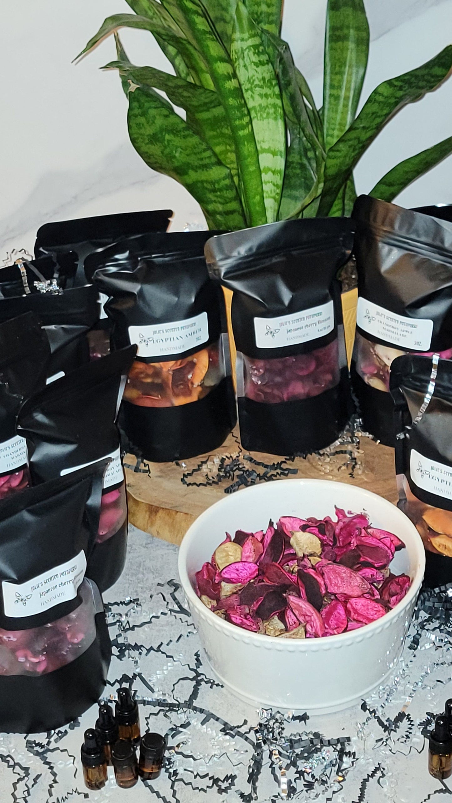 Potpourri made with Fragrant/Essential Oils Handmade/// 2 Different sizes  6.oz  7.oz   Buy 2 Bags of  Potpourri and get one 4oz free!!