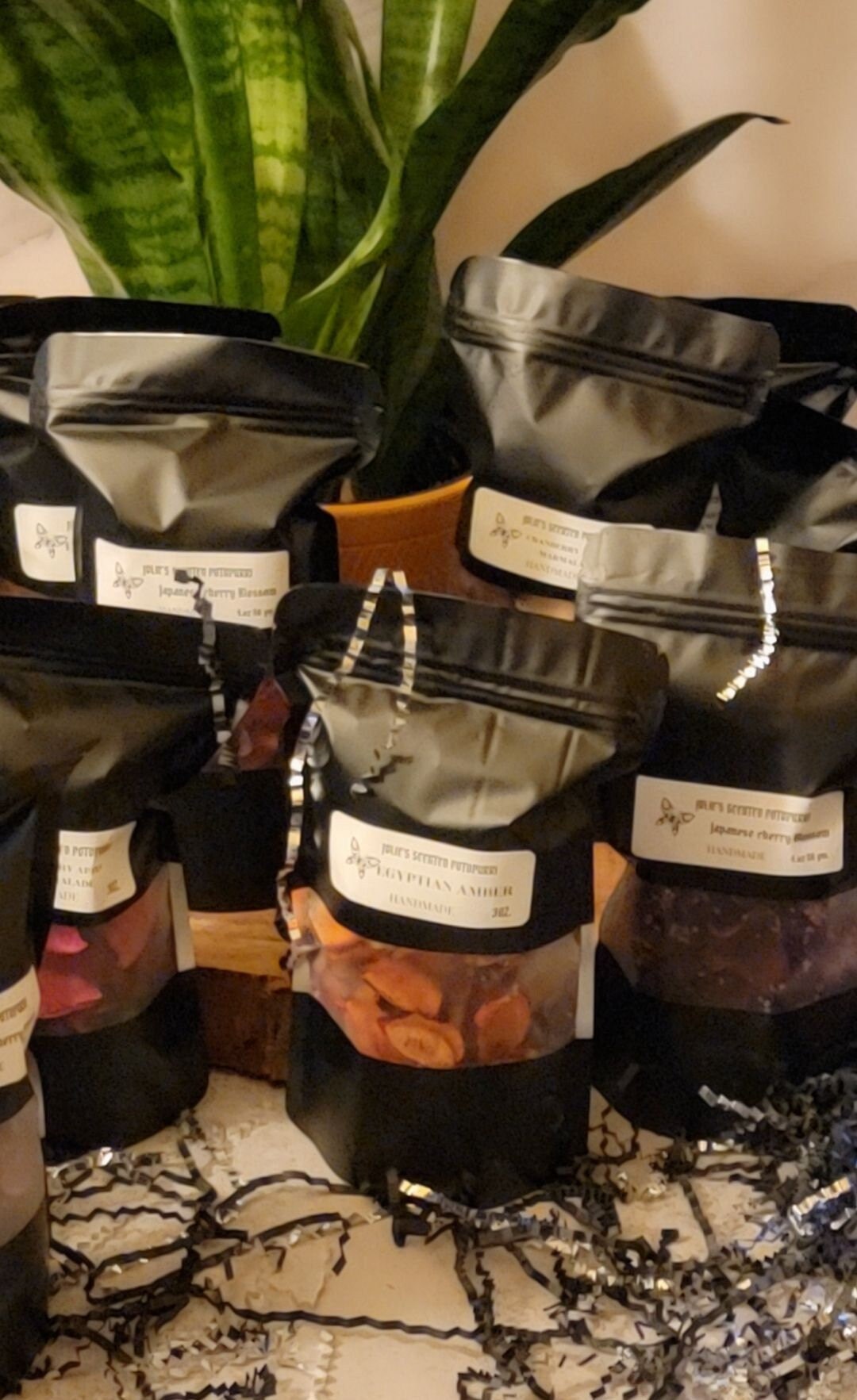 Potpourri made with Fragrant/Essential Oils Handmade/// 2 Different sizes  6.oz  7.oz   Buy 2 Bags of  Potpourri and get one 4oz free!!