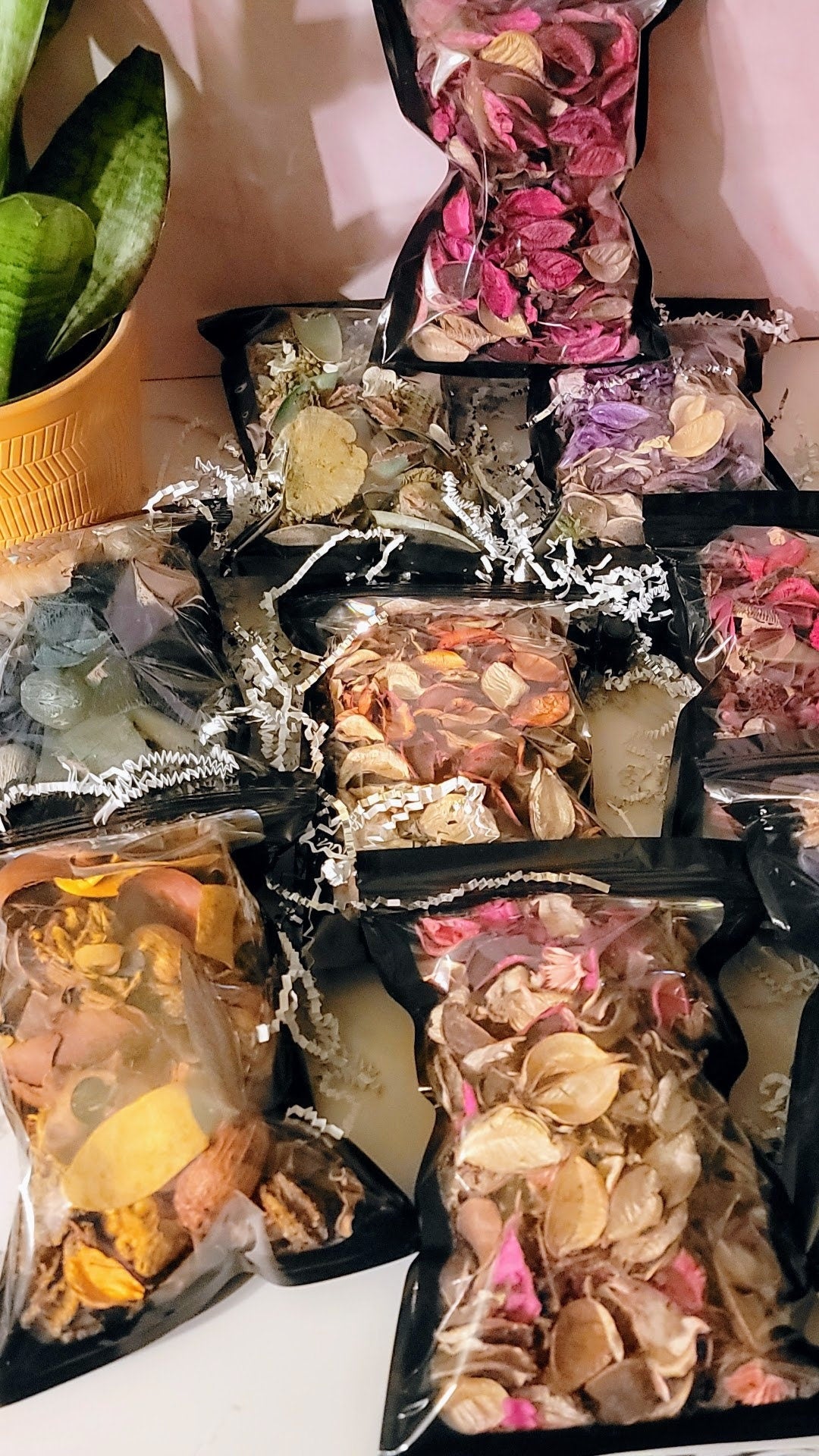 Potpourri made with Fragrant/Essential Oils Handmade/// 2 Different sizes  6.oz  7.oz   Buy 2 Bags of  Potpourri and get one 4oz free!!
