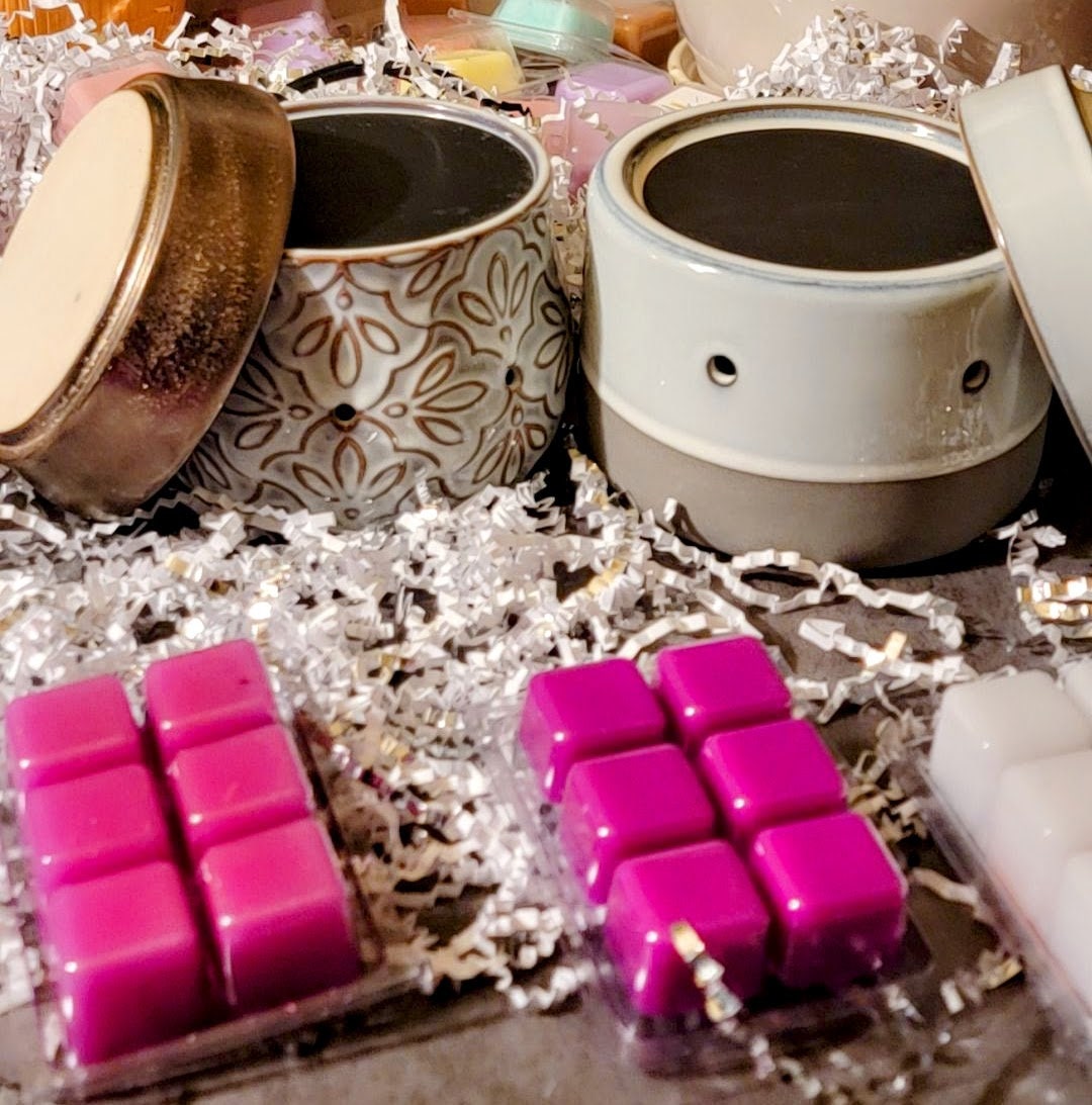 Electric Warmer for Wax Melts and Candles get a free Wax Melt with your order of Ur choice