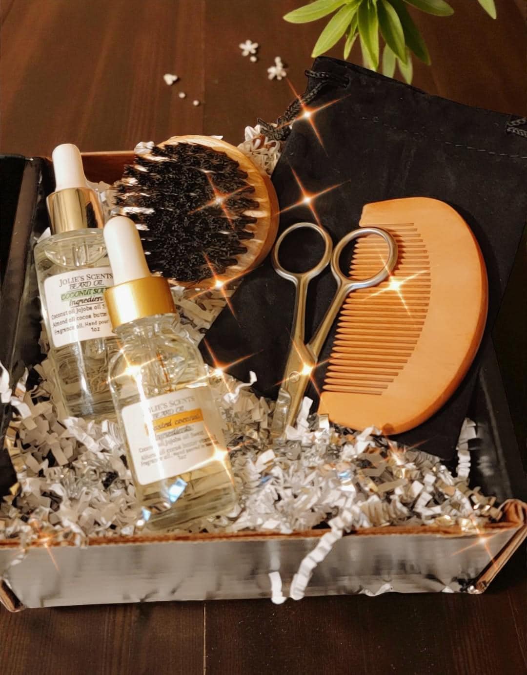 Natural Beard Oil Grooming Set | Vitamin E, Jojoba Oil, Comb (Gift for Him)